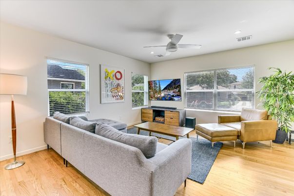 Interior, Living room, Recessed Lighting, Wood Texture Flooring