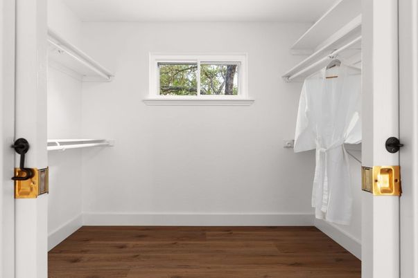 Interior, Walk-in Closets, Wood Texture Flooring