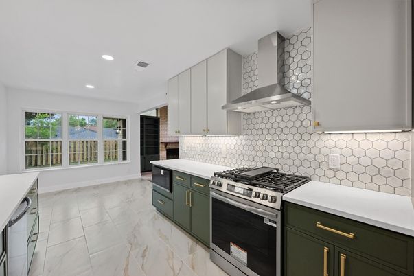 Interior, Kitchen, Marble, Recessed Lighting, Stainless Steel Appliances, Water
