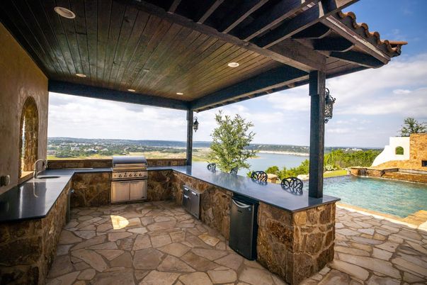 Exterior, Pool, Water