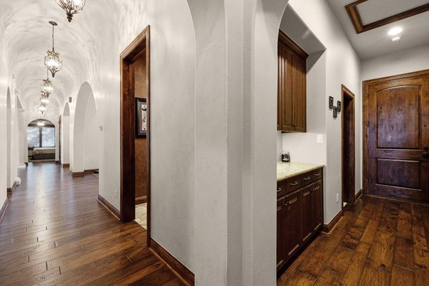 Interior, Pendant Lights, Recessed Lighting, Wood Texture Flooring