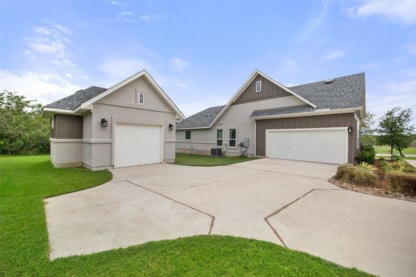 Attached, Exterior, Facade, Farmhouse