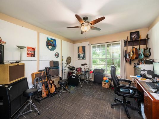 Home Office, Interior