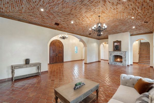 Chandelier, Fireplace, Interior, Recessed Lighting