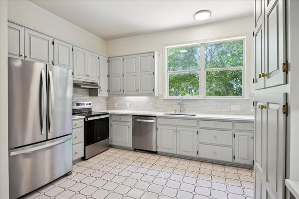 Interior, Kitchen, Stainless Steel Appliances