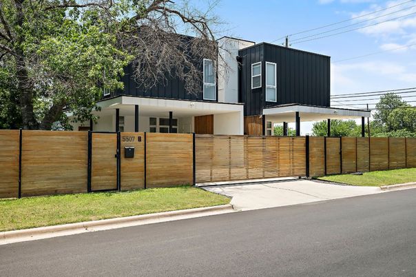 Exterior, Facade, Modern