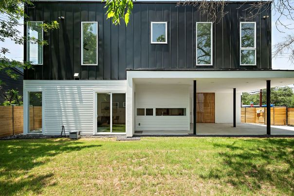 Backyard, Exterior, Facade, Modern