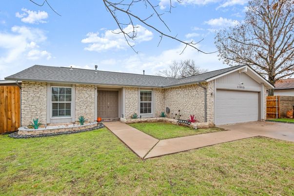 Attached, Backyard, Exterior, Facade, Brick Facade, Ranch