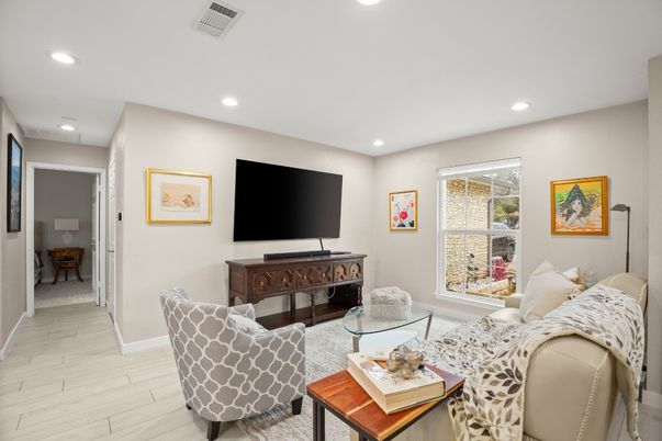 Interior, Living room, Recessed Lighting, Wood Texture Flooring