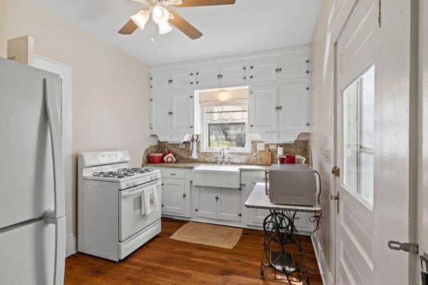 Interior, Kitchen, Wood Texture Flooring