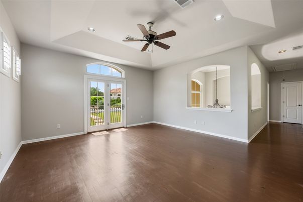 Empty room, Interior, Recessed Lighting, Wood Texture Flooring