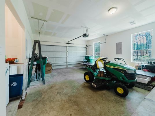 Garage, Interior