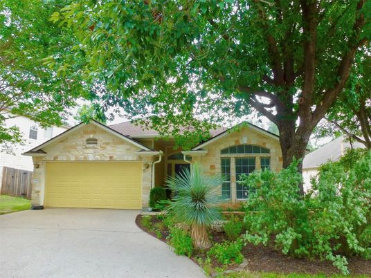 Attached, Exterior, Facade, Ranch
