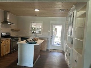 Interior, Kitchen, Recessed Lighting, Wooden Ceilings, Wood Texture Flooring