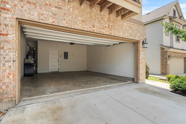 Exterior, Garage