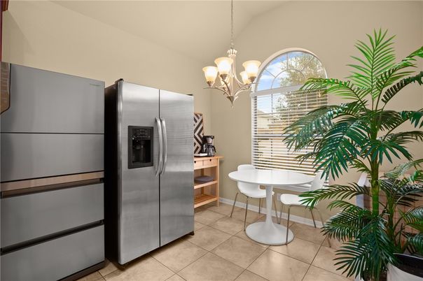 Chandelier, Dining room, Interior, Kitchen, Stainless Steel Appliances