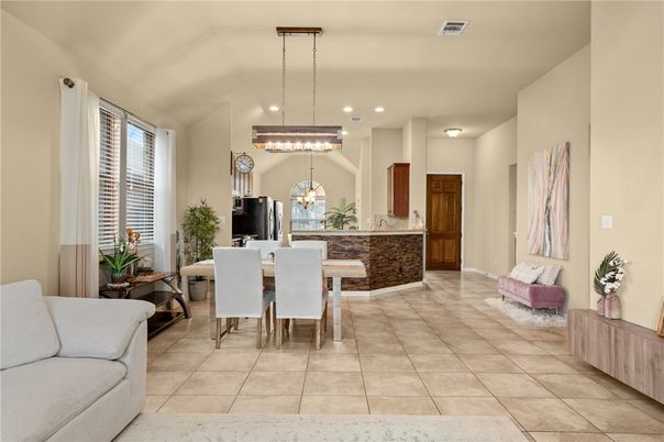 Dining room, Interior, Pendant Lights, Recessed Lighting
