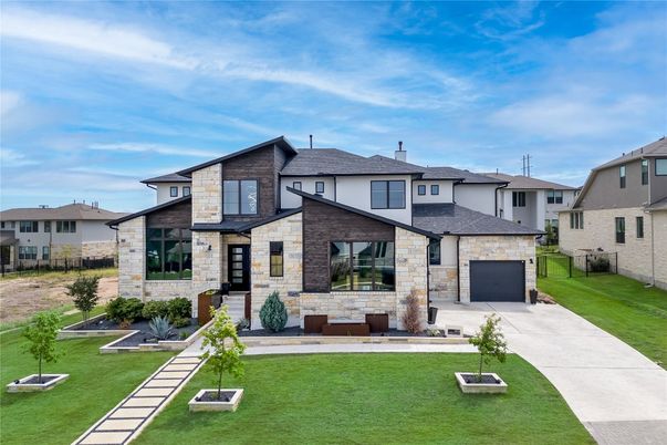 Attached, Backyard, Exterior, Facade, Modern