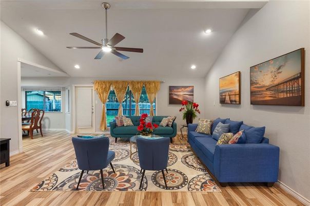 Interior, Living room, Recessed Lighting, Wood Texture Flooring