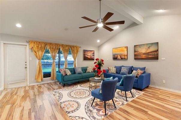 Interior, Living room, Recessed Lighting, Wood Texture Flooring