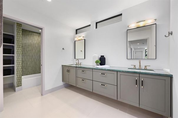 Bathroom, Dual Sink Vanities, Interior, Recessed Lighting