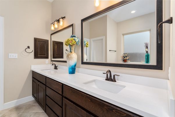 Bathroom, Dual Sink Vanities, Interior, Recessed Lighting