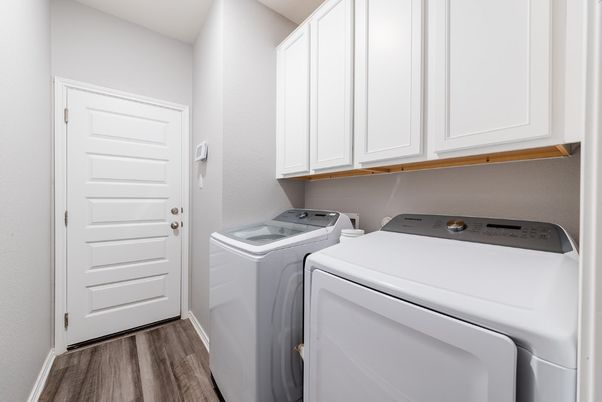 Interior, Washer, Wood Texture Flooring