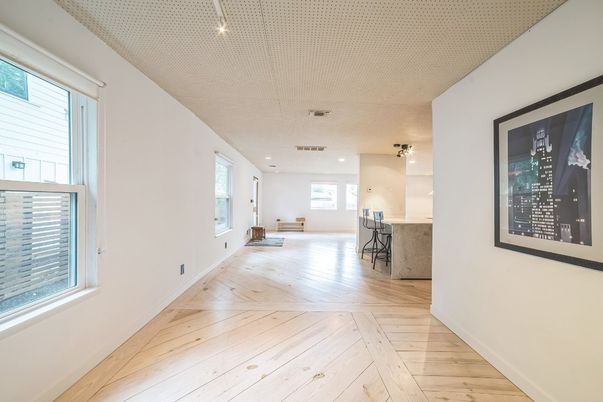 Interior, Recessed Lighting, Wood Texture Flooring