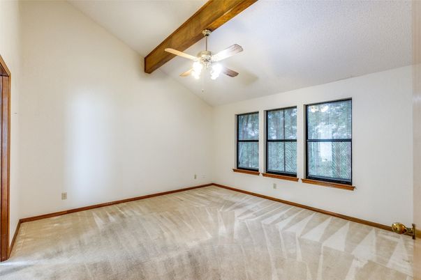 Empty room, Interior, Wooden Beams