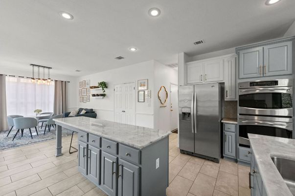 Dining room, Interior, Kitchen, Pendant Lights, Recessed Lighting, Stainless Steel Appliances