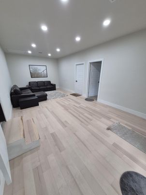Interior, Living room, Recessed Lighting, Wood Texture Flooring