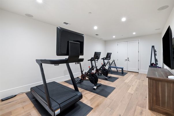 Fitness Equipment, Interior, Recessed Lighting, Wood Texture Flooring
