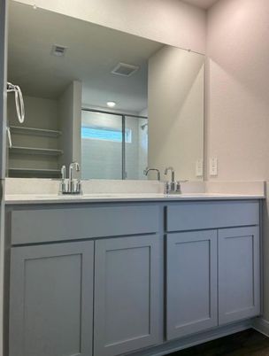 Bathroom, Dual Sink Vanities, Interior, Recessed Lighting