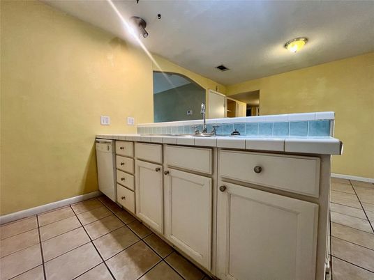 Bathroom, Interior, Tile Countertops