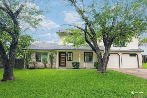 Attached, Exterior, Facade, Ranch