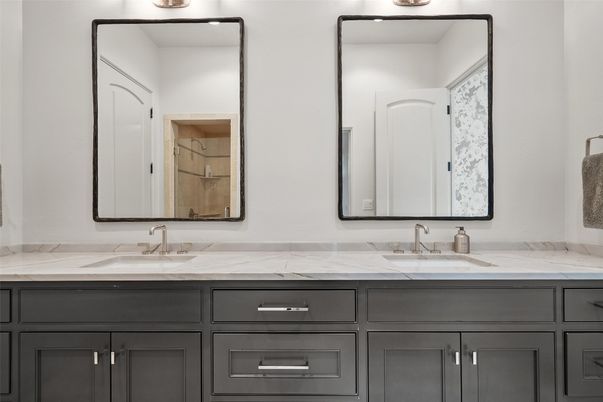 Bathroom, Dual Sink Vanities, Interior