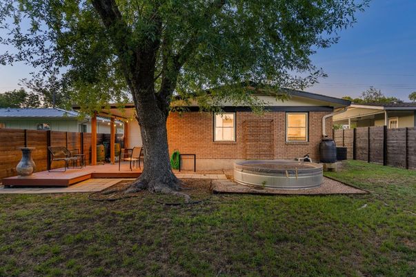 Backyard, Exterior, Hot Tub