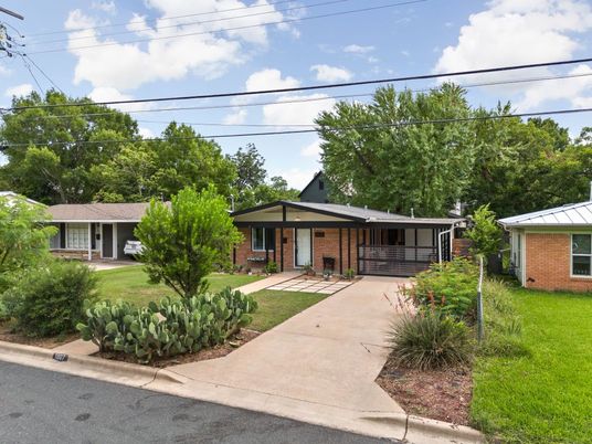 Backyard, Exterior, Facade, Brick Facade, Split Level