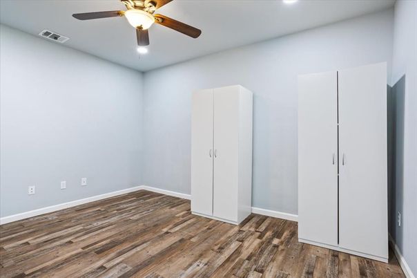Empty room, Interior, Recessed Lighting, Wood Texture Flooring