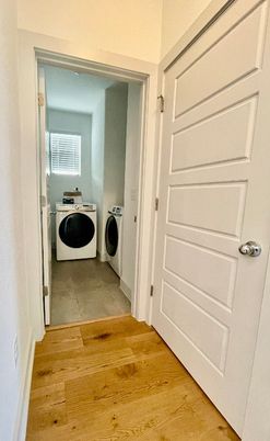 Interior, Washer, Wood Texture Flooring