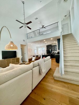 Dining room, Interior, Kitchen, Living room, Pendant Lights, Recessed Lighting, Wood Texture Flooring