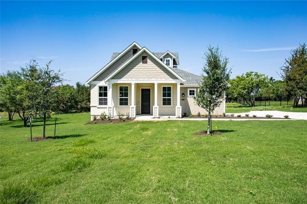 Backyard, Exterior, Facade, Ranch