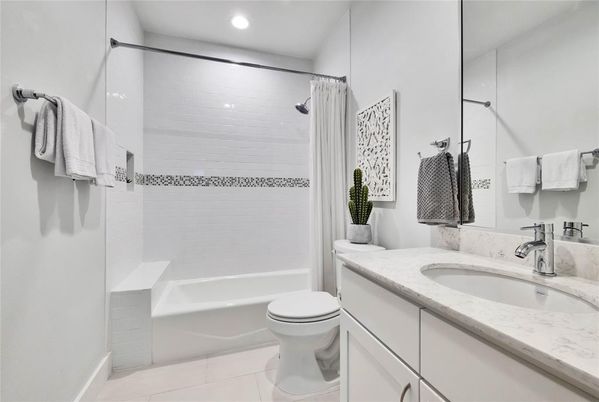 Bathroom, Interior, Recessed Lighting