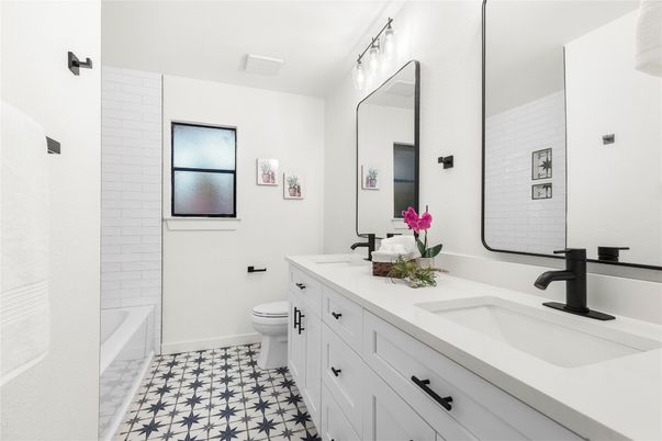 Bathroom, Dual Sink Vanities, Interior