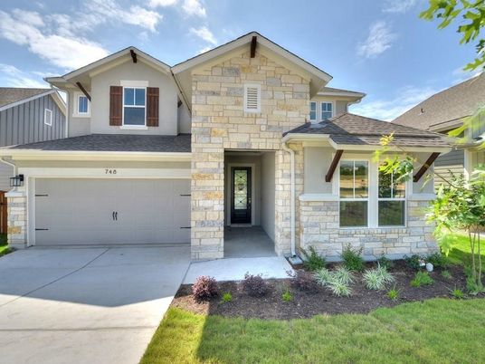 Attached, Exterior, Facade, American Craftsman