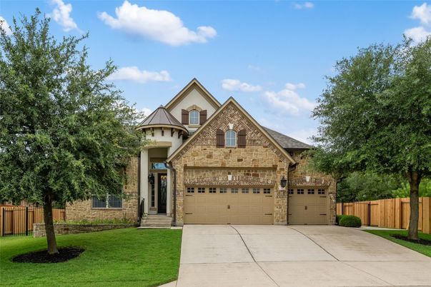 Attached, Exterior, Facade, Brick Traditional