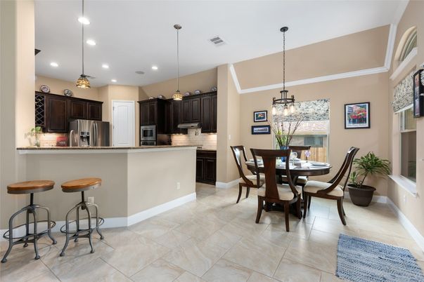 Chandelier, Dining room, Interior, Kitchen, Pendant Lights, Recessed Lighting, Stainless Steel Appliances