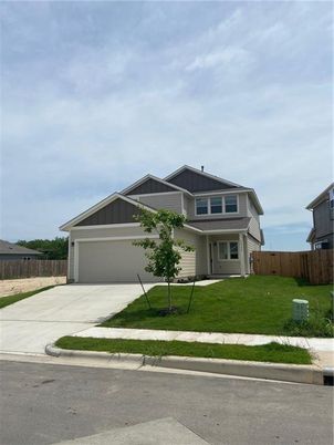 Attached, Exterior, Facade, American Craftsman