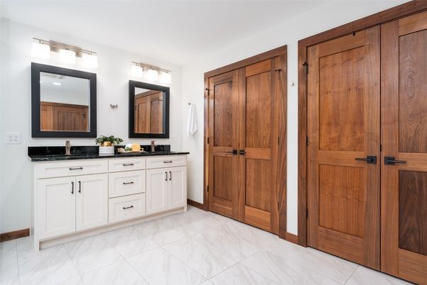 Bathroom, Dual Sink Vanities, Interior