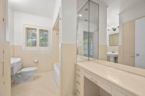 Bathroom, Interior, Tile Countertops